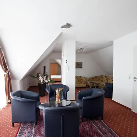 Am Braunen Hirsch Otel 3*