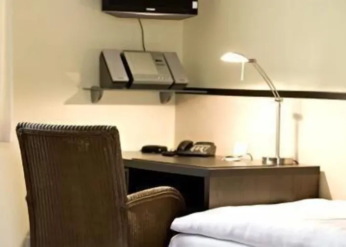 Am Braunen Hirsch 3*